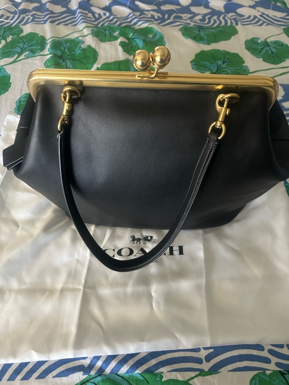 Coach Black Leather Kiss-Lock Frame Wristlet with Gold Hardware - Picture 6 of 13
